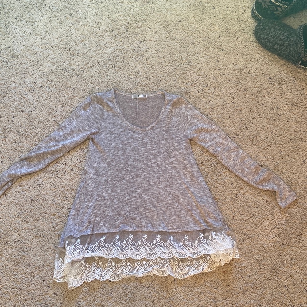 Lace accent shirt. Size medium